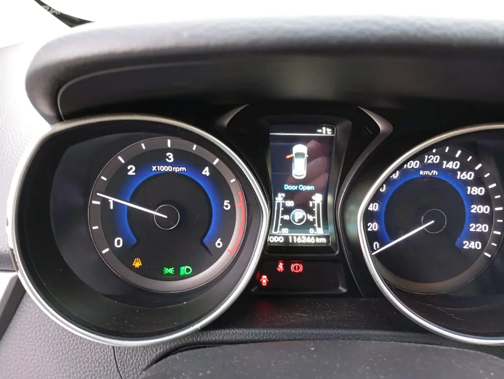 Prodám Hyundai i30 1.6 crdi - fotka 2
