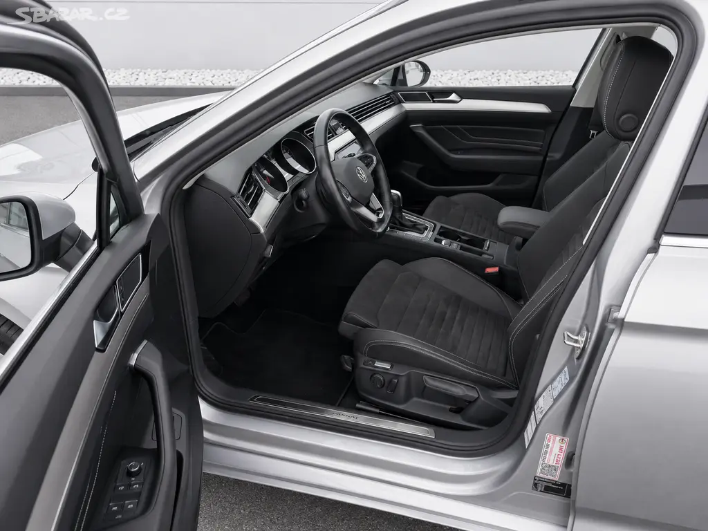 VW Passat 2.0TDi DSG ELEGANCE 6/2021 ČR 1.maj DPH - fotka 3