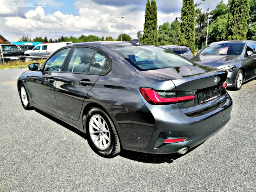 BMW Řada 3, 2.0 318D A/T,Kůže,Ambient. - fotka 5