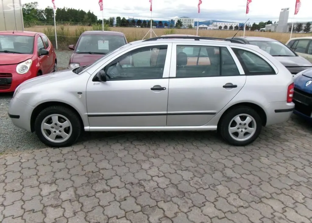 Škoda Fabia 1.4MPi 50kw,CZ,serviska benzín - fotka 4