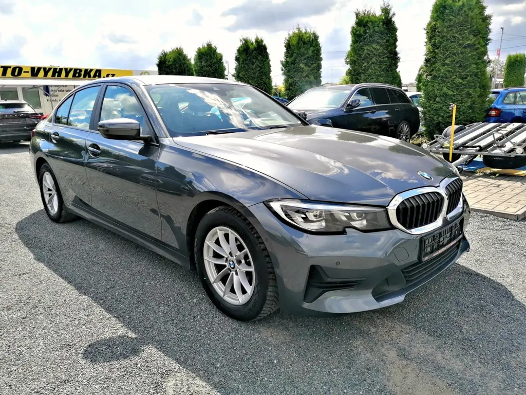 BMW Řada 3, 2.0 318D A/T,Kůže,Ambient. - fotka 3