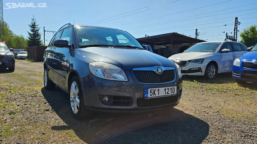 Škoda Fabia II 1.4i 16V kombi 63kW, 2009, klima - fotka 2
