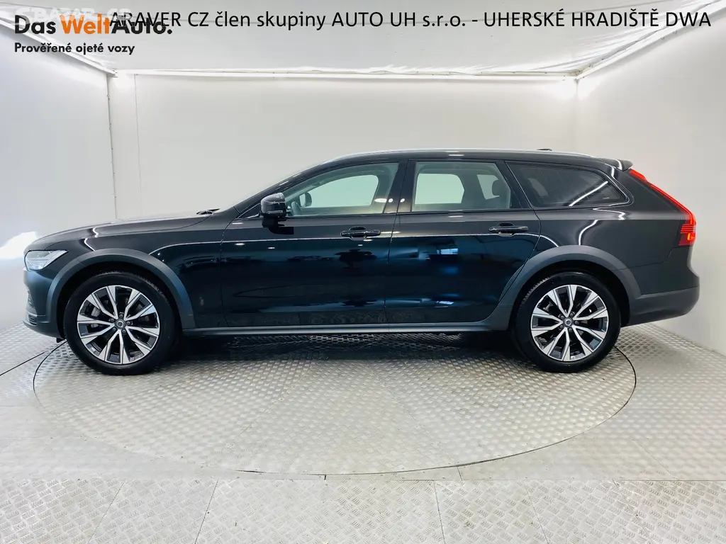 Volvo V90, B4 AWD Cross Country - fotka 3