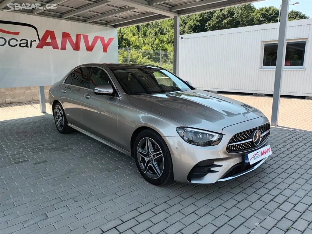 Mercedes-Benz Třídy E, 2,0 220d,AMG,4MATIC,PANO,9G - fotka 3