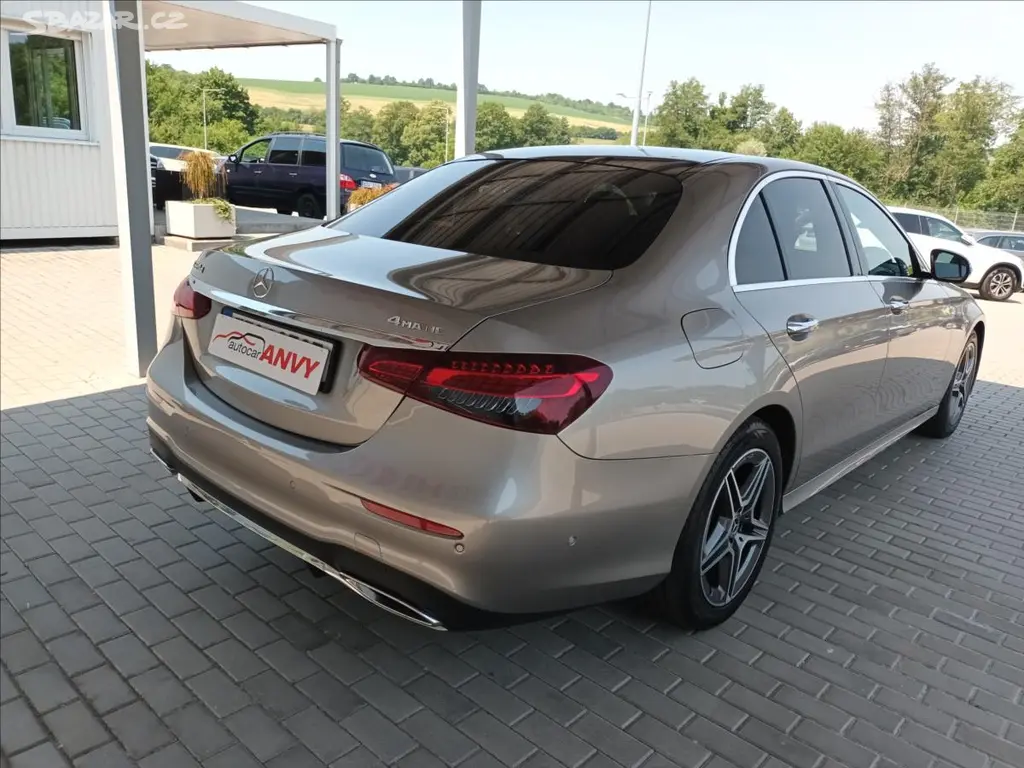 Mercedes-Benz Třídy E, 2,0 220d,AMG,4MATIC,PANO,9G - fotka 5