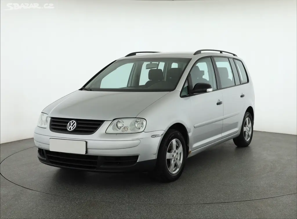 Volkswagen Touran, 1.6 FSI, Trendline, Tažné - fotka 2