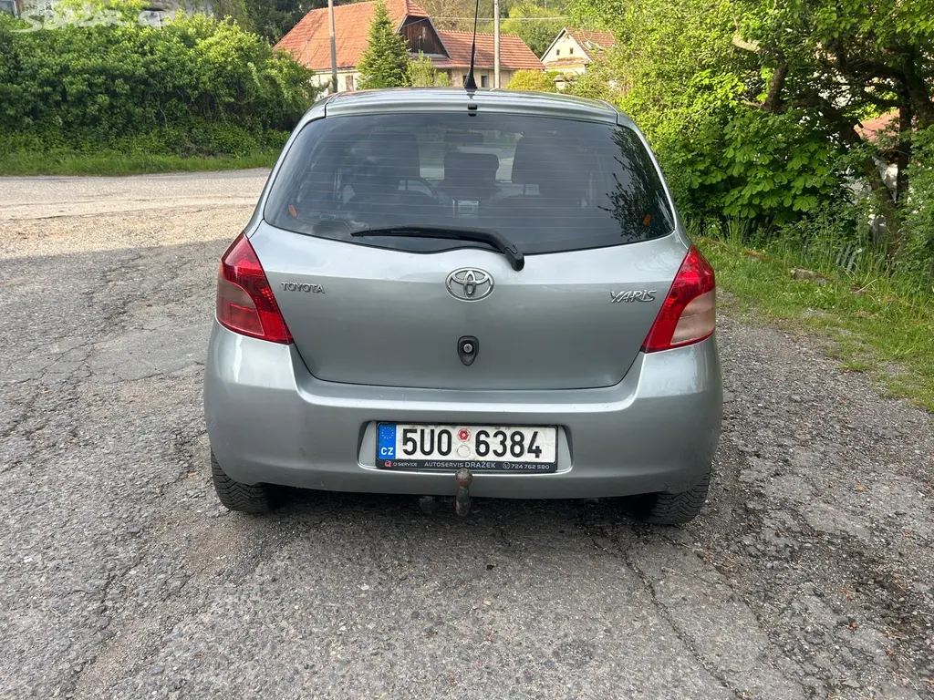 Toyota Yaris 1,3 VVT-i 64 KW r.v. 2008. Nová STK - fotka 4