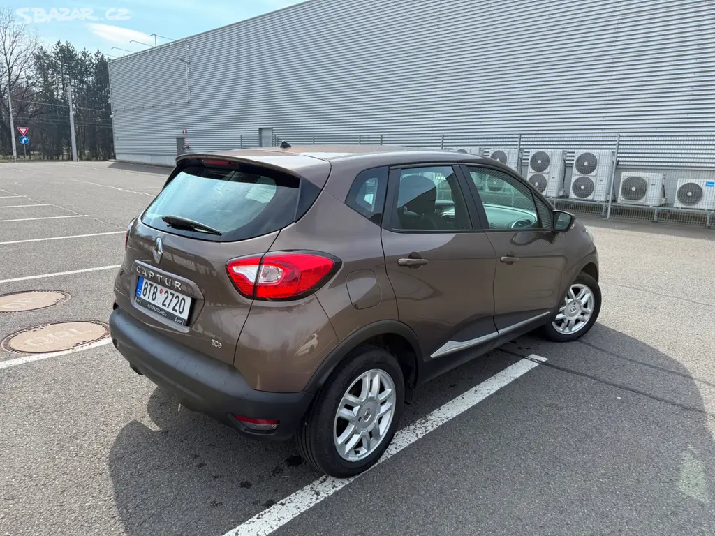 RENAULT CAPTUR 0,9 TCe 66kW - 2.maj ČR - 92700km - fotka 5