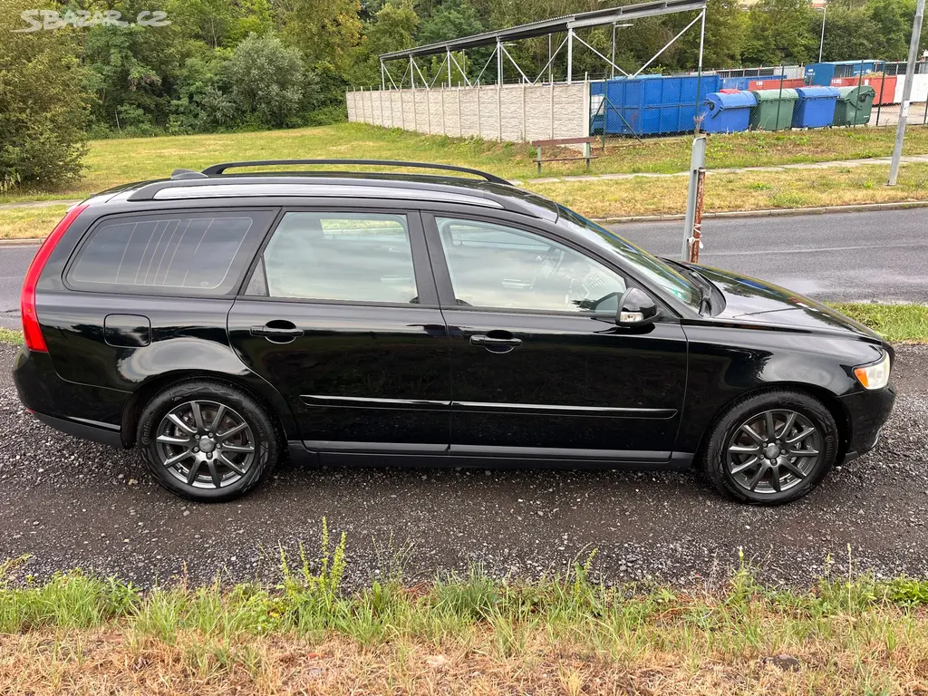 VOLVO V50 1.6D 80KW,XENON,VÝHŘEV,POLOKŮŽE,ALU16,TZ - fotka 5