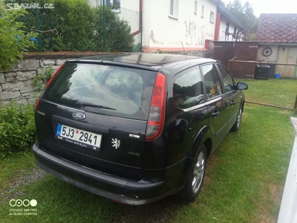 Ford Focus 1,6 tdci 2005 - fotka 6