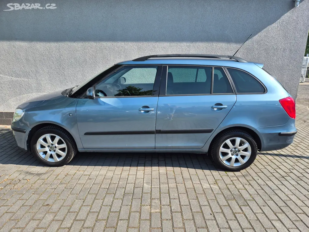 Škoda Fabia 1,4i 16V Combi Klimatronic ESP 89999Kč - fotka 2