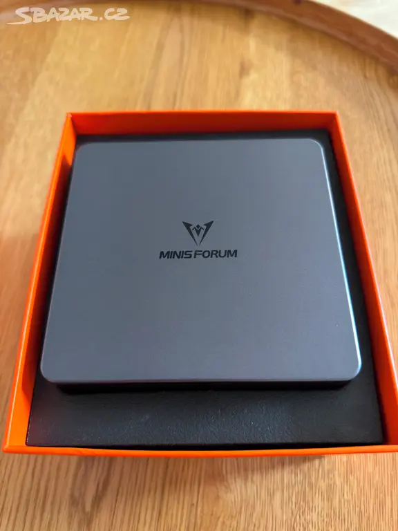 Mini počítač MINISFORUM UM790 Pro