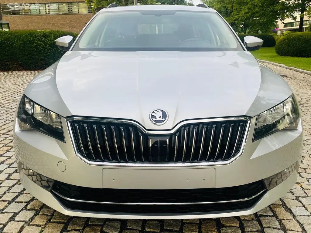 Škoda Superb, 1.4TSI 4x4 MANUÁL VÝHŘEV TAŽNÉ - fotka 6