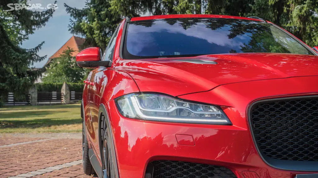Jaguar F-Pace, SVR 5.0 V8 405kW / 550 koní - fotka 3