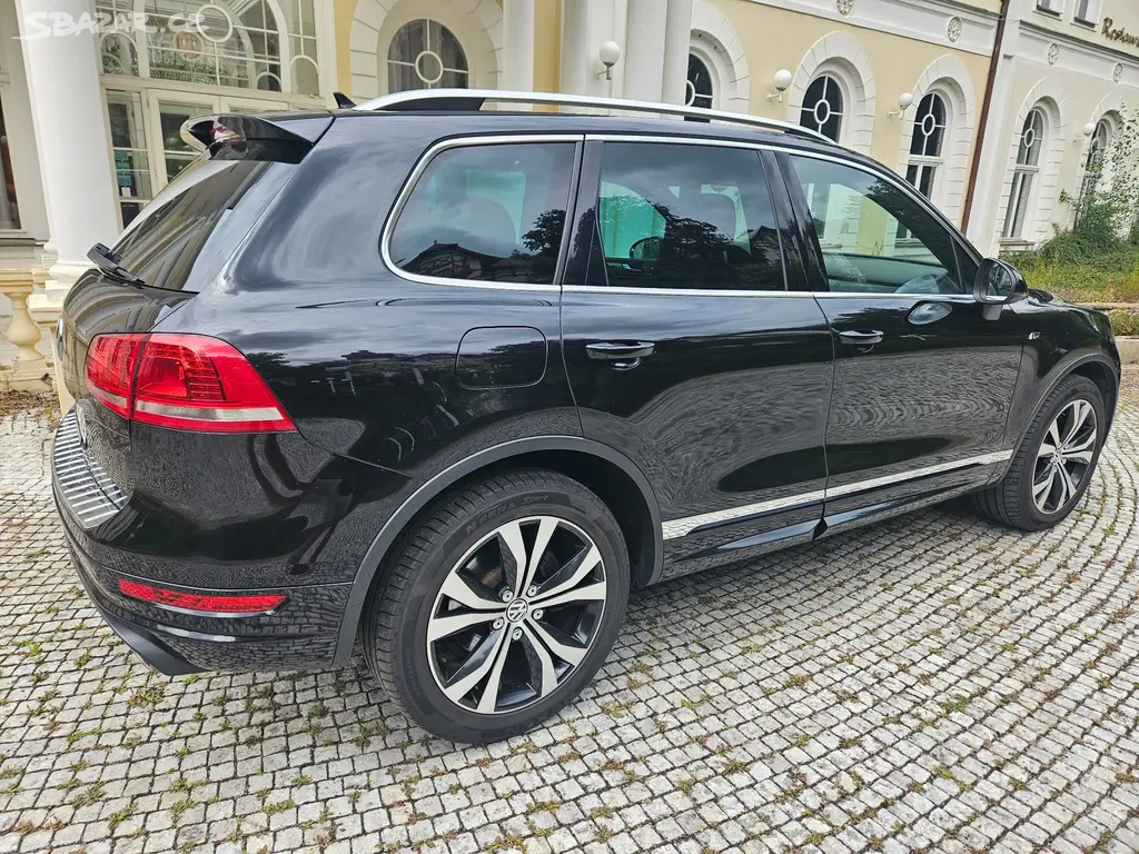 VW Touareg RLine 3.0 TDI 180 kW 2014 Servis jen VW - fotka 4