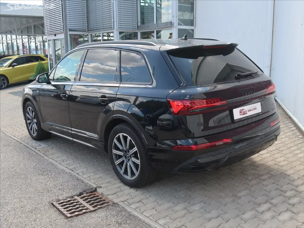 Audi Q7, 3,0 TDI quattro S line - fotka 4