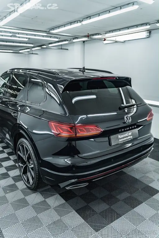 Volkswagen Touareg 3,0 TDi R Line BLACK STYLE MA - fotka 4