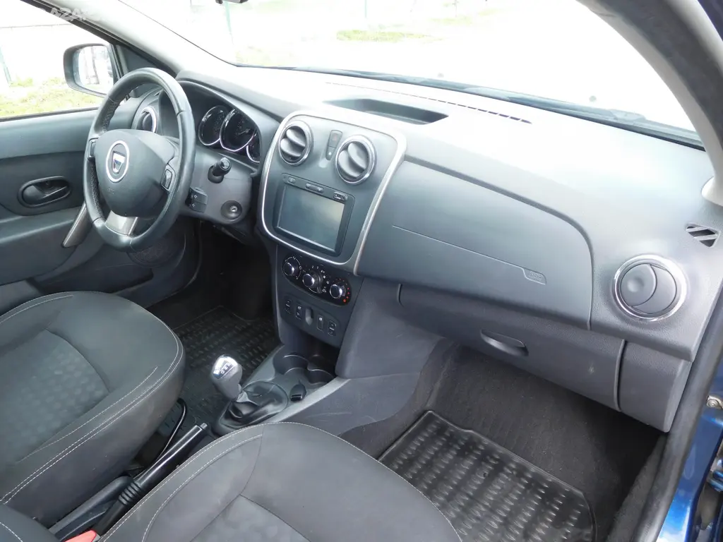 Dacia Logan 0,9TCe MCV Easy-R Kombi, 66kW, Automat - fotka 5