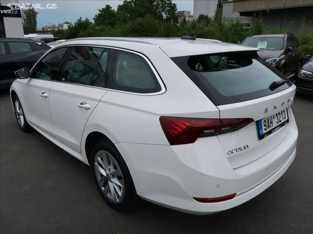 Škoda Octavia, 2,0 TDi,1majČR,Style,S.kn.,DPH - fotka 4