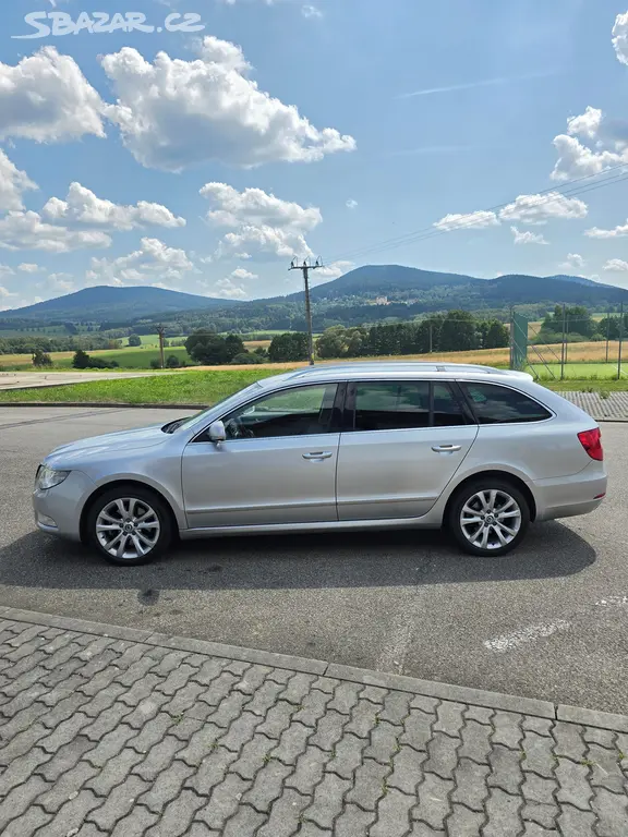 Škoda Superb, Combi 2.0 TDI 4X4 Elegance DSG - fotka 4