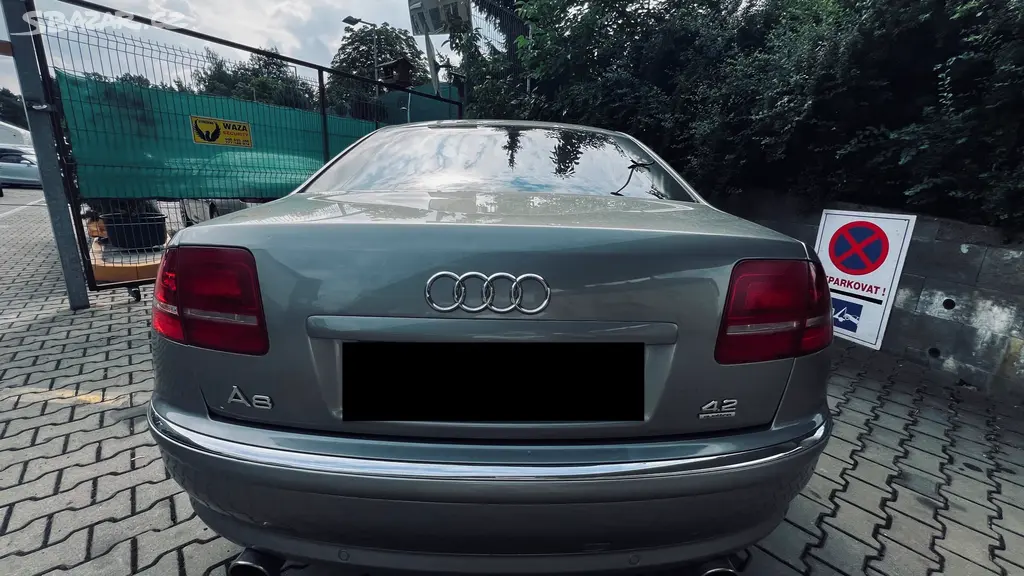Audi A8 4,2i V8 Quattro - fotka 6