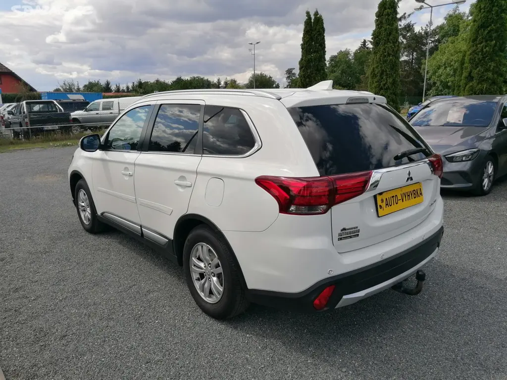 Mitsubishi Outlander, 2.2DI-D 4WD 132kW ČR - fotka 5