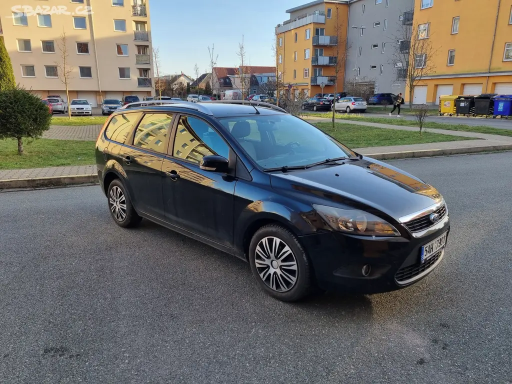 Ford Focus 1.6 combi - fotka 3