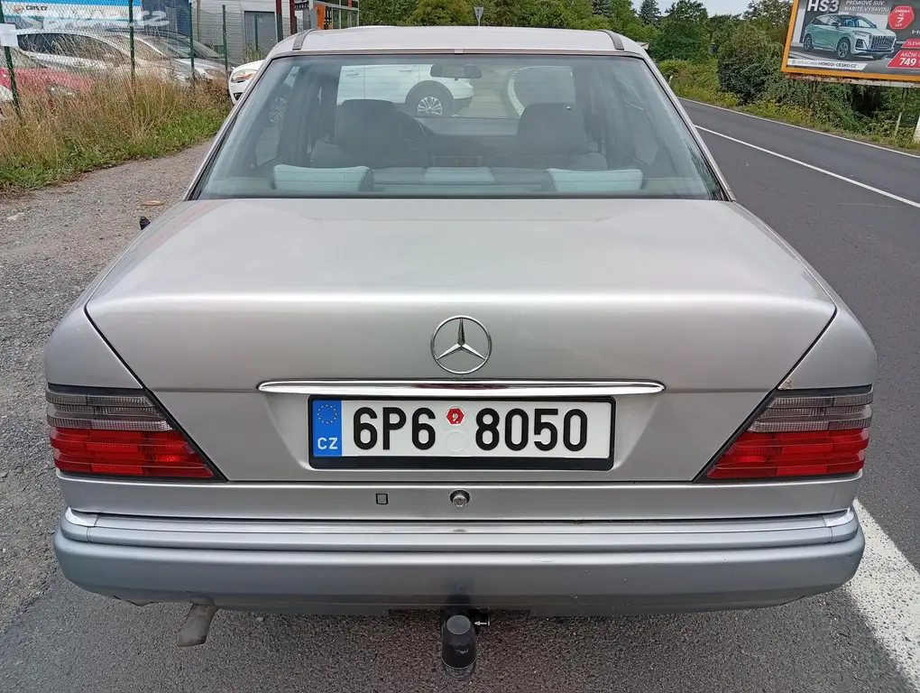 Mercedes-Benz Třídy E, E 200 D - fotka 5