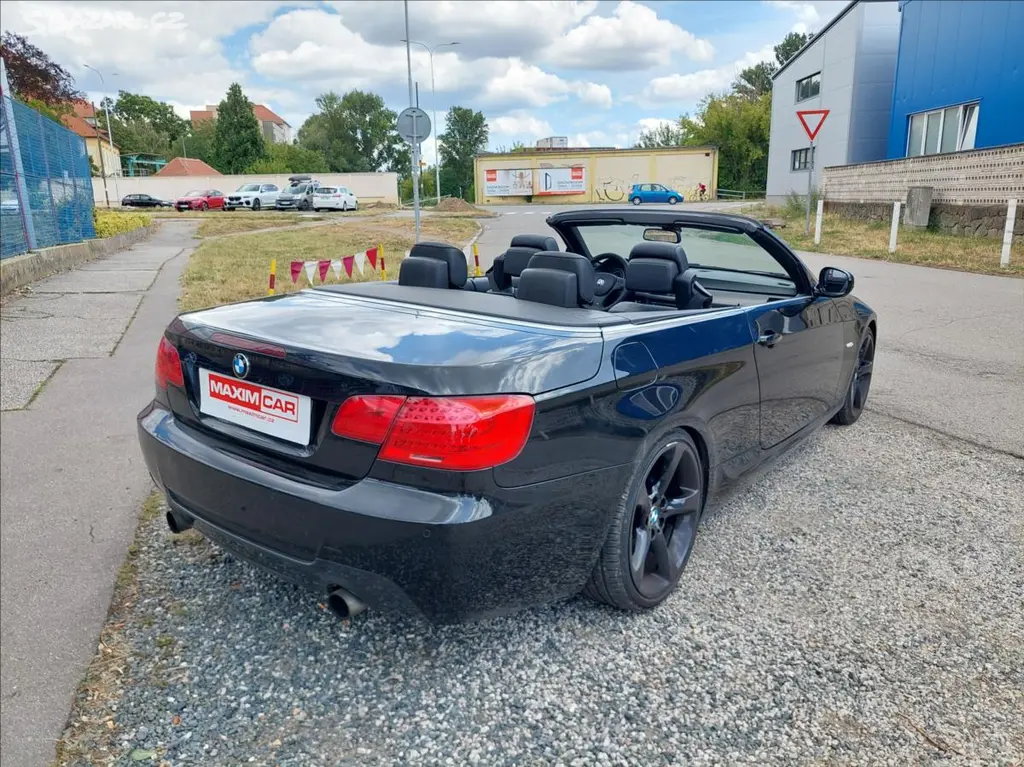 BMW Řada 3, 3,0 i 335 E93 cabrio - fotka 5