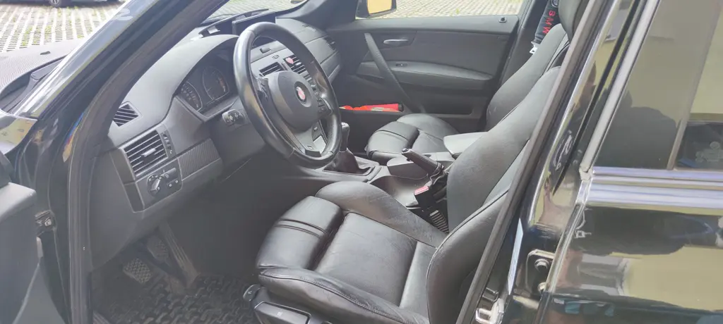 BMW X3 e83 2.0D 130kW, najeto 192355km - fotka 5