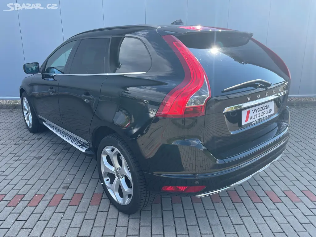 Volvo XC60, D4 AWD MOMENTUM Aut. - fotka 2