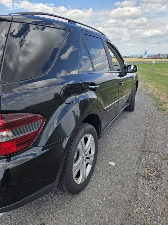 Mercedes-Benz ML 350 4-matic - fotka 2