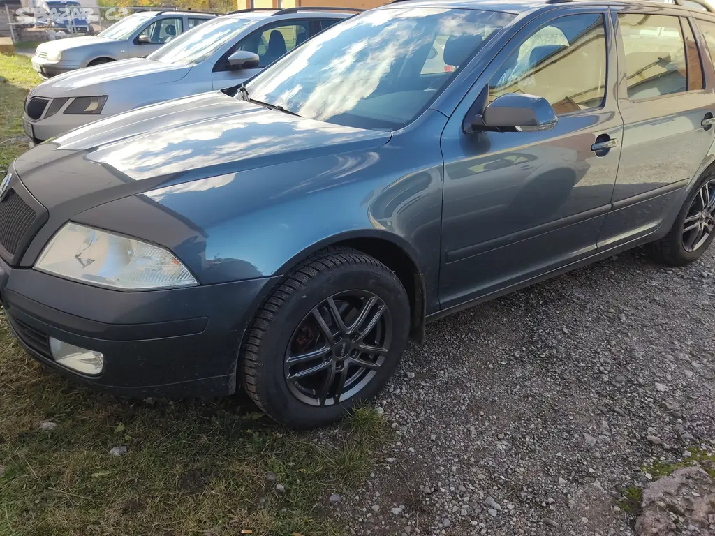 Octavia 2 combi, 2.0 TDI, 103 kW, 260 000 Km - fotka 4