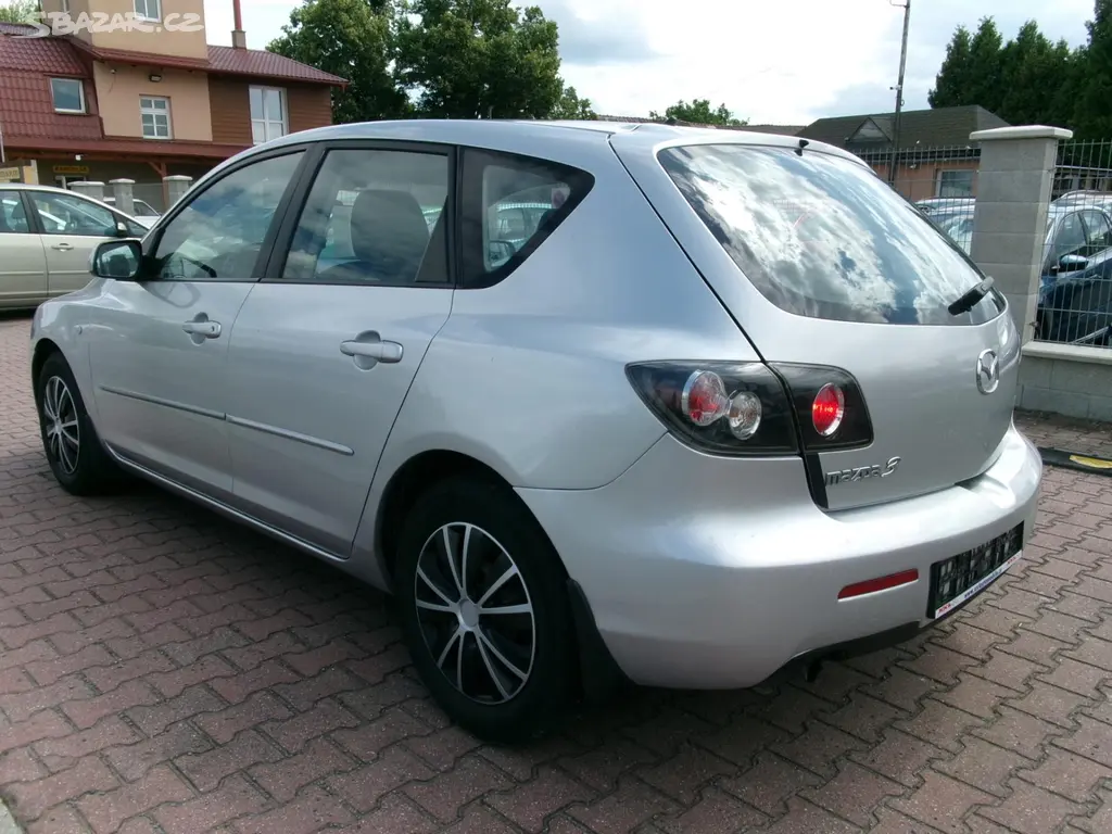 Mazda 3, 1,3i KLIMA BT NAVI - fotka 5