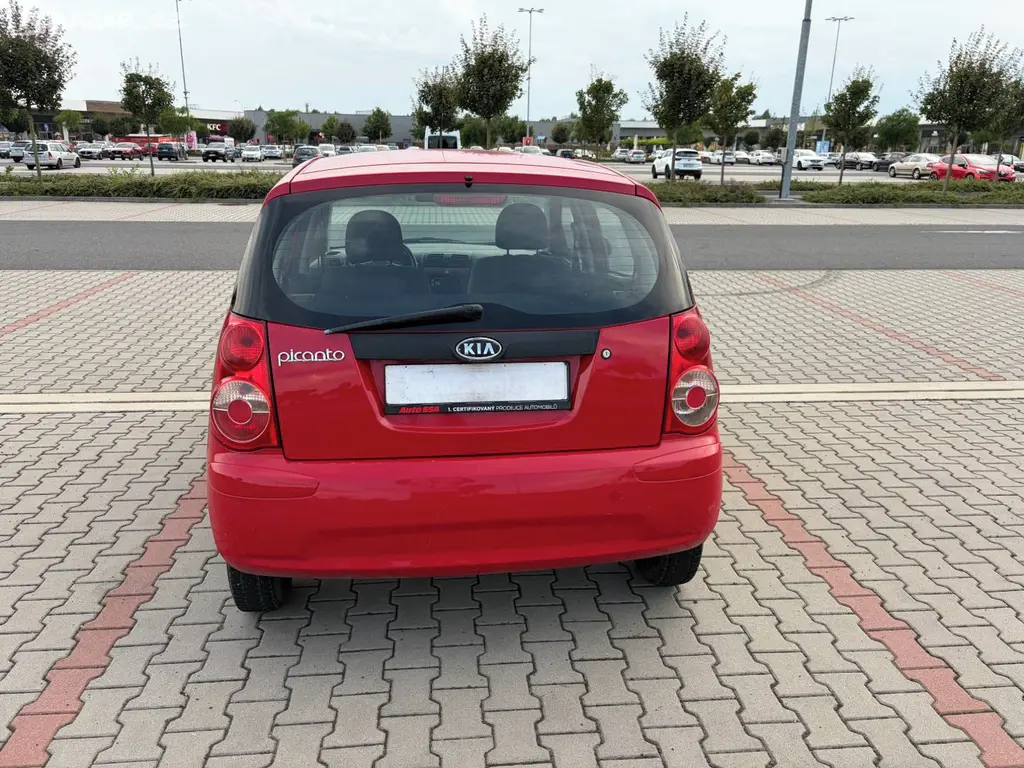 Kia Picanto 1.0 48kw naj. 148t klima - fotka 4