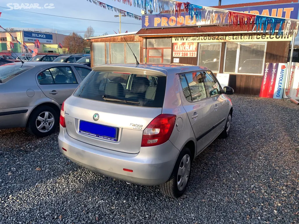 ŠKODA FABIA II 1.2 12V HTP AMBIENTE - fotka 4
