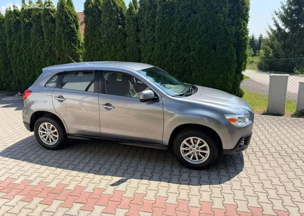 Mitsubishi ASX 1,8 Di-D Tažné serviska 4x4 nafta - fotka 2