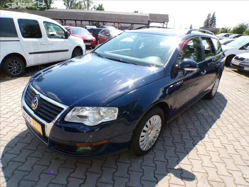 Volkswagen Passat 1,6 FSI - fotka 2