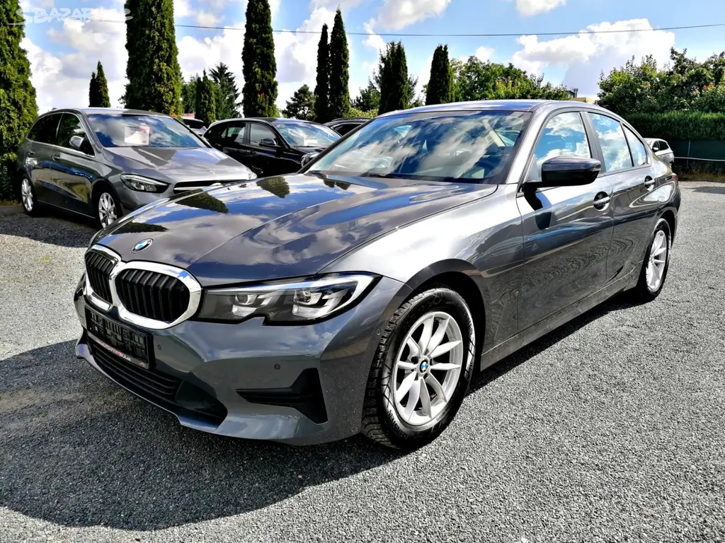 BMW Řada 3, 2.0 318D A/T,Kůže,Ambient. - fotka 2