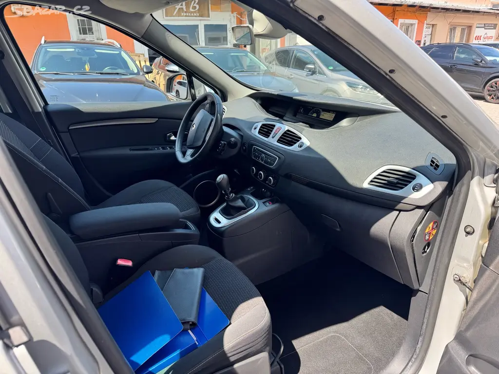 Renault Scenic 1.9 DC I- 153xxx km - fotka 5