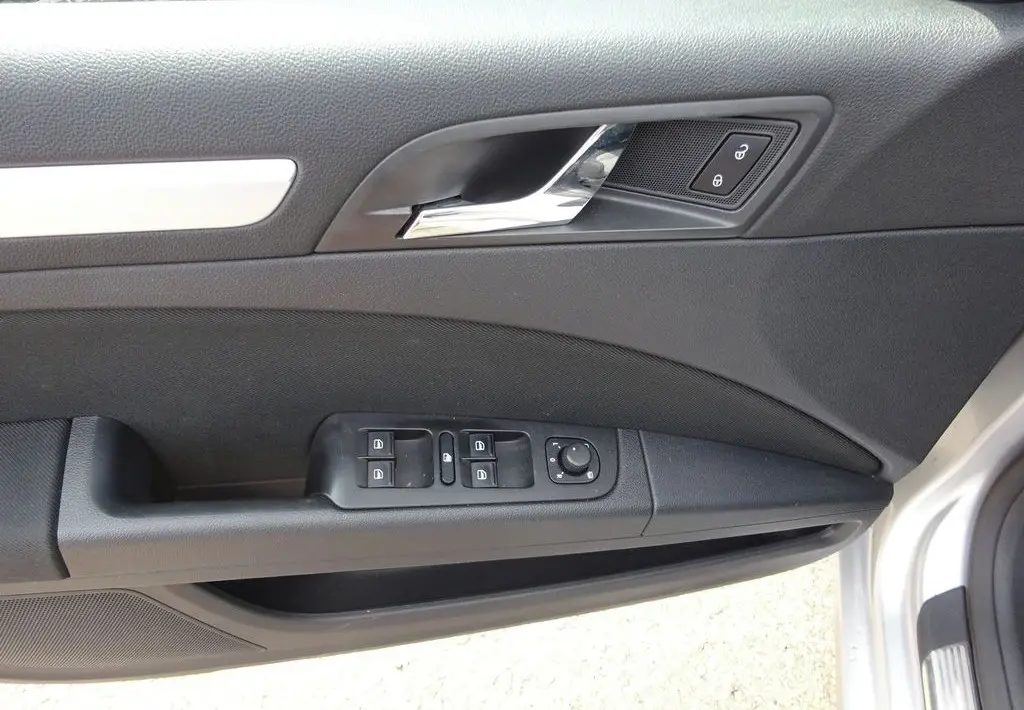 Škoda Superb 2.0 TDI Combi r.v.2012 (125 kw) ČR - fotka 6