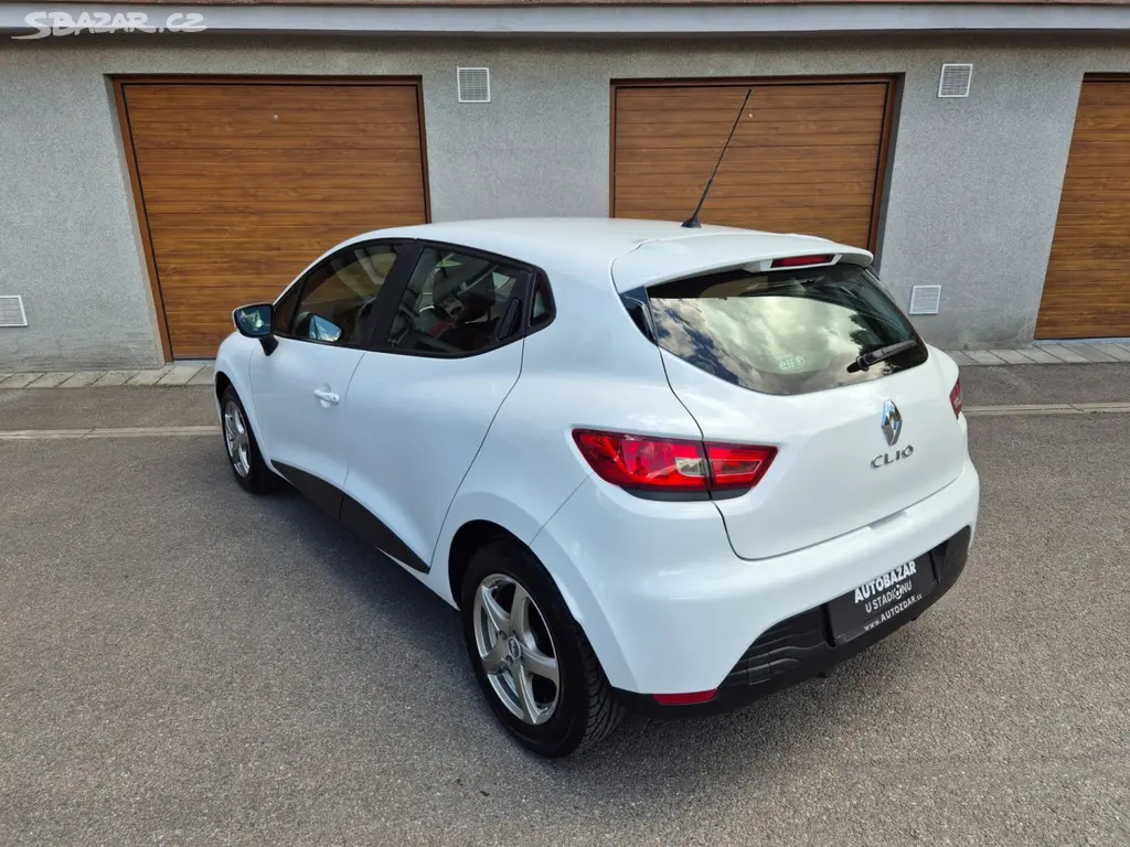 Renault Clio, 1.2 16V 54kW klima Serv.kniha - fotka 5