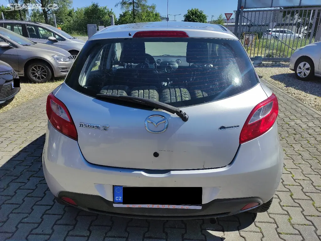 MAZDA 2 1.4i DOHC 16V 55KW,KLIMA,2x ALU. - fotka 5