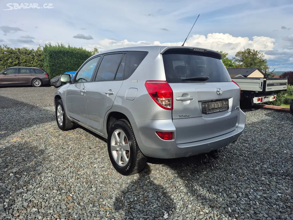 Toyota RAV 4 2,0 i 4x4 - fotka 3