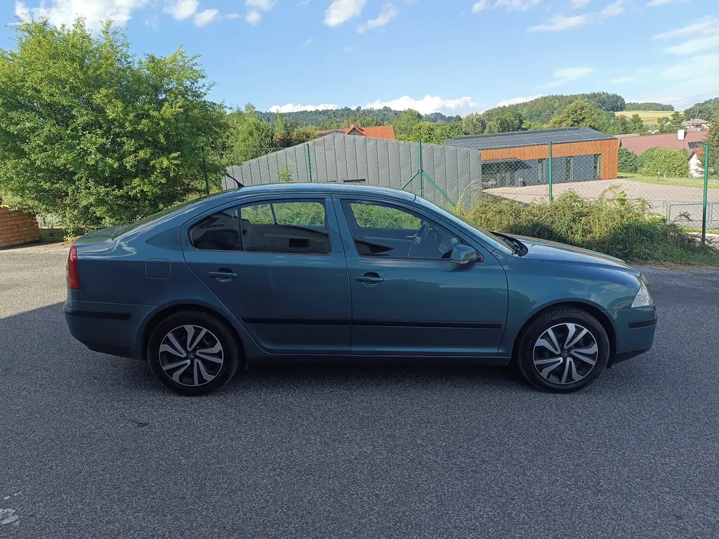 Škoda Octavia 1.6 85kw benzín - fotka 4