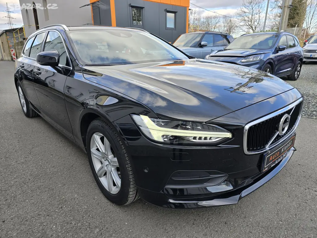 Volvo V90, D4 2,0 140kW 4x4 DPH MOMENTUM - fotka 2