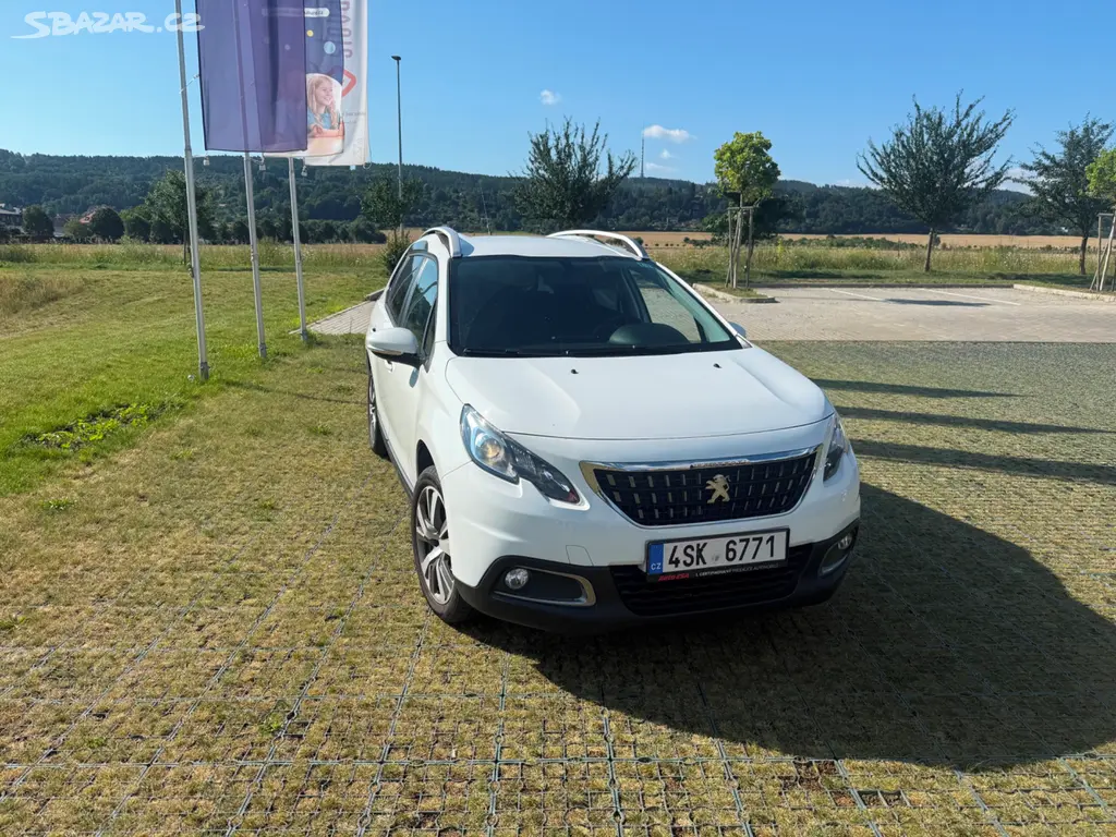 Peugeot 2008, 1,2 benzín - fotka 3