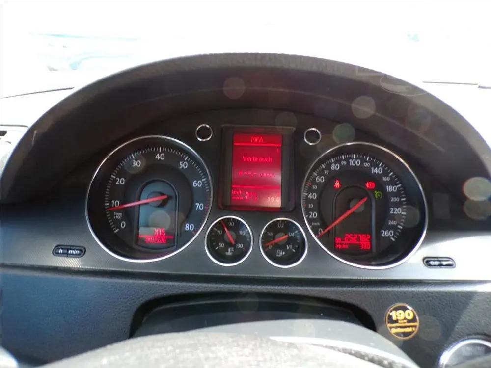 Volkswagen Passat 2,0 FSI - fotka 5