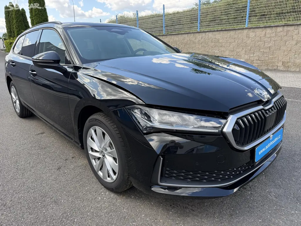 Škoda Superb, Kombi 1,5i hybrid auto. závěs