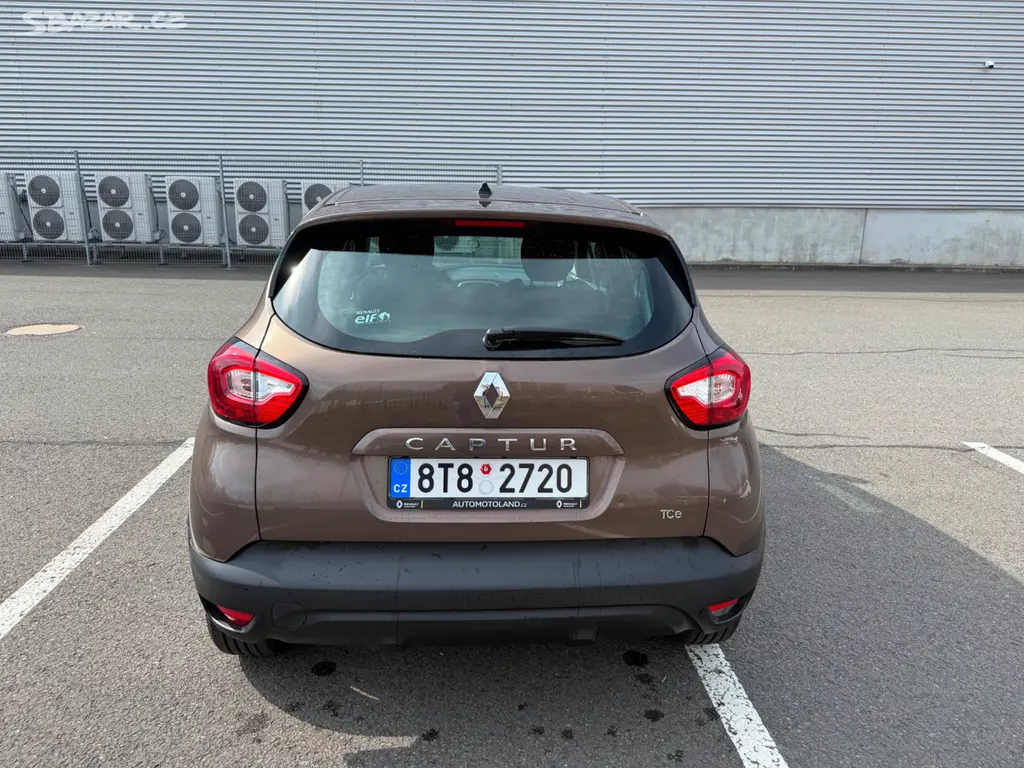 RENAULT CAPTUR 0,9 TCe 66kW - 2.maj ČR - 92700km - fotka 4